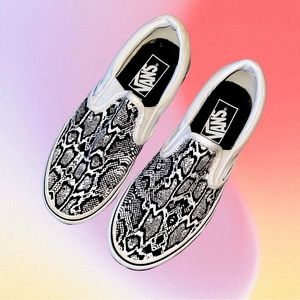 Snake print Vans women’s size 6